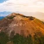 O Monte Vesúvio entrou em erupção no ano 79 d.c