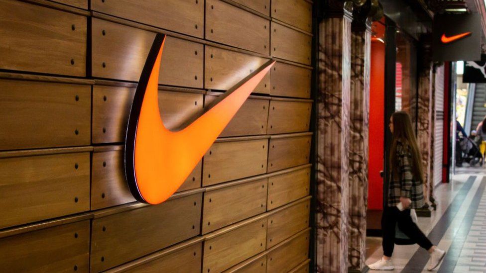 Adidas supera Nike na Copa e anima investidores antes da final