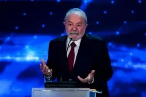Lula não se comporta como líder nas pesquisas