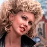 Olivia Newton-John no papel de Sandy, protagonista de Grease