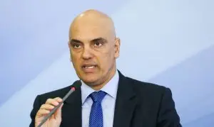Moraes censura reportagem sobre líder do PCC transporte