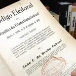história do voto
