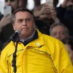Bolsonaro vai ao TSE contra fala de Lula sobre Ku Klux Klan