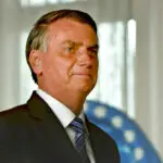 bolsonaro deixa hospital
