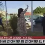 Cristina Kirchner acenando para ninguém