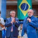 (Da esq. para dir.) O ex-presidente da Bolívia Evo Morales, o presidente da Argentina, Alberto Fernández e o Presidente Lula durante uma apresentação no Centro Cultural Kirchner, Buenos Aires, na Argentina | Foto: Divulgação
