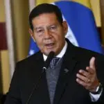 O vice-presidente da República, Hamilton Mourão, durante entrevista coletiva após a VI Sessão Plenária da Comissão Sino-Brasileira de Alto Nível de Concertação e Cooperação (COSBAN), no Palácio Itamaraty. | Foto: Marcelo Camargo/Agência Brasil