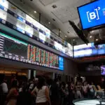 Investidores perderam confiança na capacidade do governo Lula de conter crise fiscal, diz Bloomberg