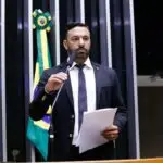 segurança armada escolas