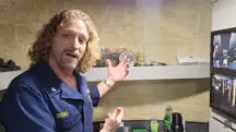 cientista debaixo d'água