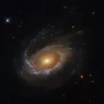 Galáxia JW39 capturada pelo telescópio Hubble