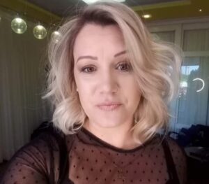 mulher morre eletrocutada