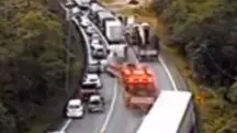 caminhão - acidente com 14 carros - br-376 - vídeo