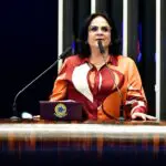 Damares quer saber se os órgãos do governo já identificaram o impacto social e financeiro causado pelos golpes | Foto: Waldemir Barreto/Agência Senado