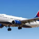 Avião Delta Air voando Nova York EUA