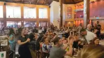 bolsonaro aplaudido restaurante brasília