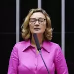 Maria do Rosário, em sessão na Câmara dos Deputados