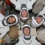 Astronautas voltam estação espacial