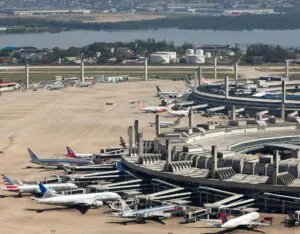 Pista do Aeroporto Internacional do Galeão, no Rio de Janeiro | Foto: Wilkimedia Commons/Portal da Copa /Governo Federal Brasileiro / Daniel Basil
