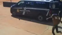 presos fogem viatura