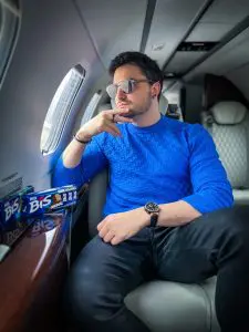 Felipe Neto em propaganda da Bis