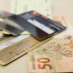 Atualmente, a taxa média cobrada na modalidade de crédito está em 445,7% ao ano | Fonte: Divulgação