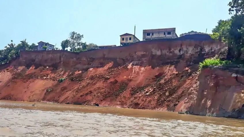 deslizamento terra amazonas