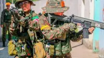 exercito metralhadora
