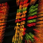 Em alguns setores expostos a dívidas em dólar, empresas valem menos hoje do que em março de 2020, na pandemia | Imagem: B3/Reprodução