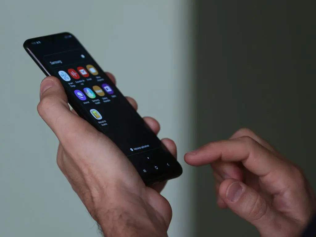 Bradesco aplicativo erro - empresa escutar celular