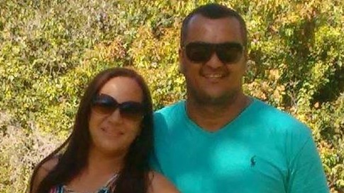 clezão mulher viúva manifestação