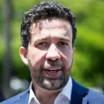 Janones Rachadinha | A quantia repassada pelos funcionários variava e dependia do salário que recebiam | Foto: Reprodução/Twitter/X
