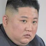Kim Jong-un - coreia norte nuclear | Agência de notícias estatal informou que Kim Jong-un parabenizou os militares pelo recente exercício de lançamento de um míssil balístico intercontinental | Foto: Reprodução/Wikimedia Commons
