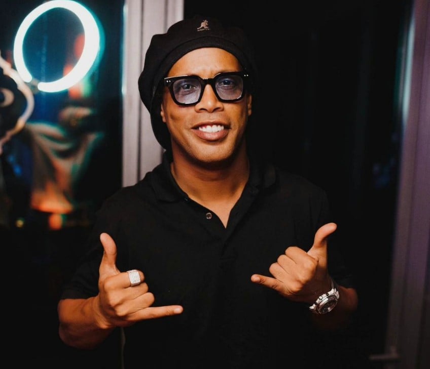 Aos 46 anos, Ronaldinho volta ao futebol e jogará na 3ª divisão da Itália