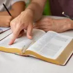 A Bíblia é o livro mais vendido e lido do mundo | Foto: Reprodução/Freepik
