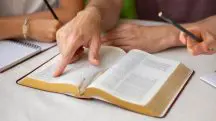 A Bíblia é o livro mais vendido e lido do mundo | Foto: Reprodução/Freepik