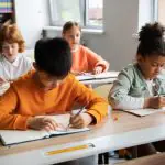 bomba bélgica escolas