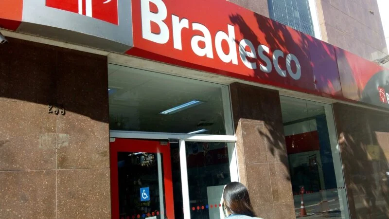 Bradesco | O pico de reclamações nas redes sociais aconteceu às 10h35 | Foto: Reprodução/Facebook/Bradesco