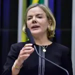 Deputados Voto Jaques Wagner | A presidente nacional do PT, deputada federal Gleisi Hoffmann, considerou um equívoco o voto favorável do senador Jaques Wagner (PT-BA) à PEC que limita decisões monocráticas de tribunais superiores