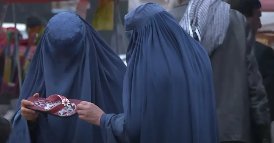 mulheres afeganistão talibã