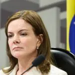 políticos esquerda jornalista | Gleisi Hoffman disse que as autoridades ‘querem condená-lo por suas opiniões’ | Foto: Marcelo Camargo/Agência Brasil - fundação israelita gleisi