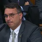 Flávio Bolsonaro | O senador disse que recusou a proposta, porque gostaria de continuar na política | Foto: Reprodução/TV Senado