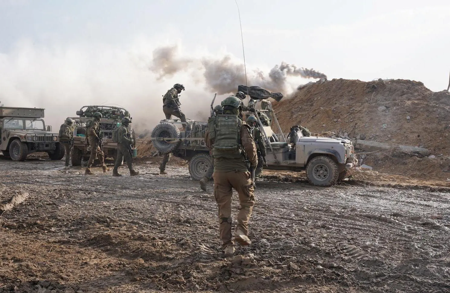 Israel | Soldados israelenses operam na Faixa de Gaza, em meio ao conflito entre Israel e o grupo terrorista Hamas - 14/12/2023 | Foto: Forças de Defesa de Israel/Reuters