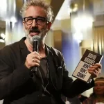 Judeu | Baddiel é um judeu, ateu e progressista — ele afirma isso constantemente em seu referido livro | Foto: Reprodução/Instagram/David Baddiel