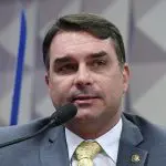 Lula Flávio Bolsonaro impostos