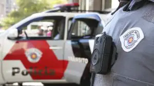 Caso seja flagrado usando os adesivos pela polícia ou por agentes de trânsito, o motorista pode ser punido com multa, com remoção do veículo e até pode responder criminalmente | Foto: Divulgação/Agência Brasil