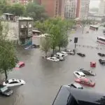 Previsão do tempo | As imagens mostram que os pontos de alagamentos tornaram o fluxo de veículos praticamente impossível | Foto: Reprodução/Twitter