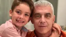 Foto de Alexandre Correa ao lado de seu filho