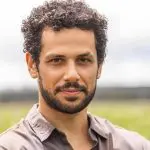 Foto do ator Amaury Lorenzo, contratado da TV Globo