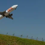 Gol; Avião; idoso